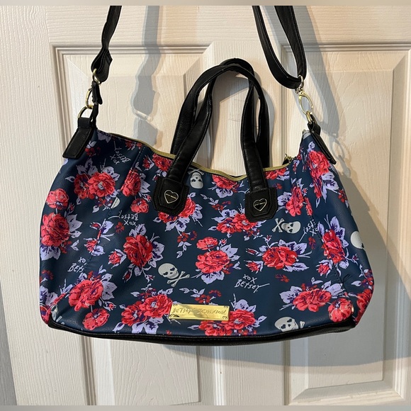 Vintage Y2K Goth HUGE Betsey Johnson Skulls & Flowers crossbody satchel handbag - Picture 5 of 11
